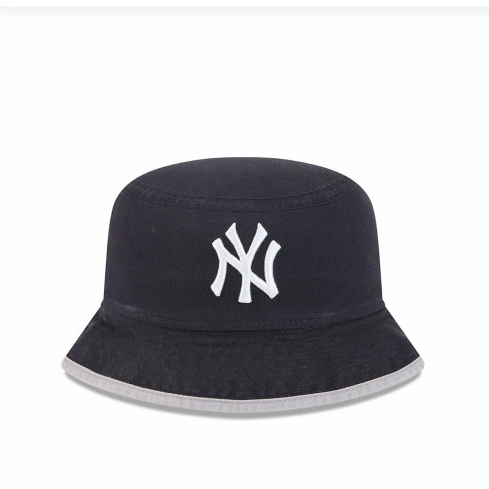 New Era youth Yankee bucket hat NWT